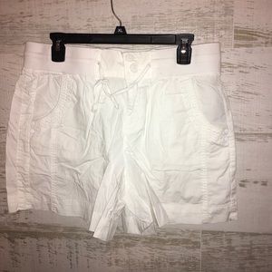 Khakis & Co white shorts